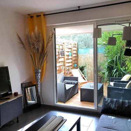 Agreable T2 Traversant Rdc Avec Terrasse + Balcon+ Parking 2 Places Montpellier Luaran gambar